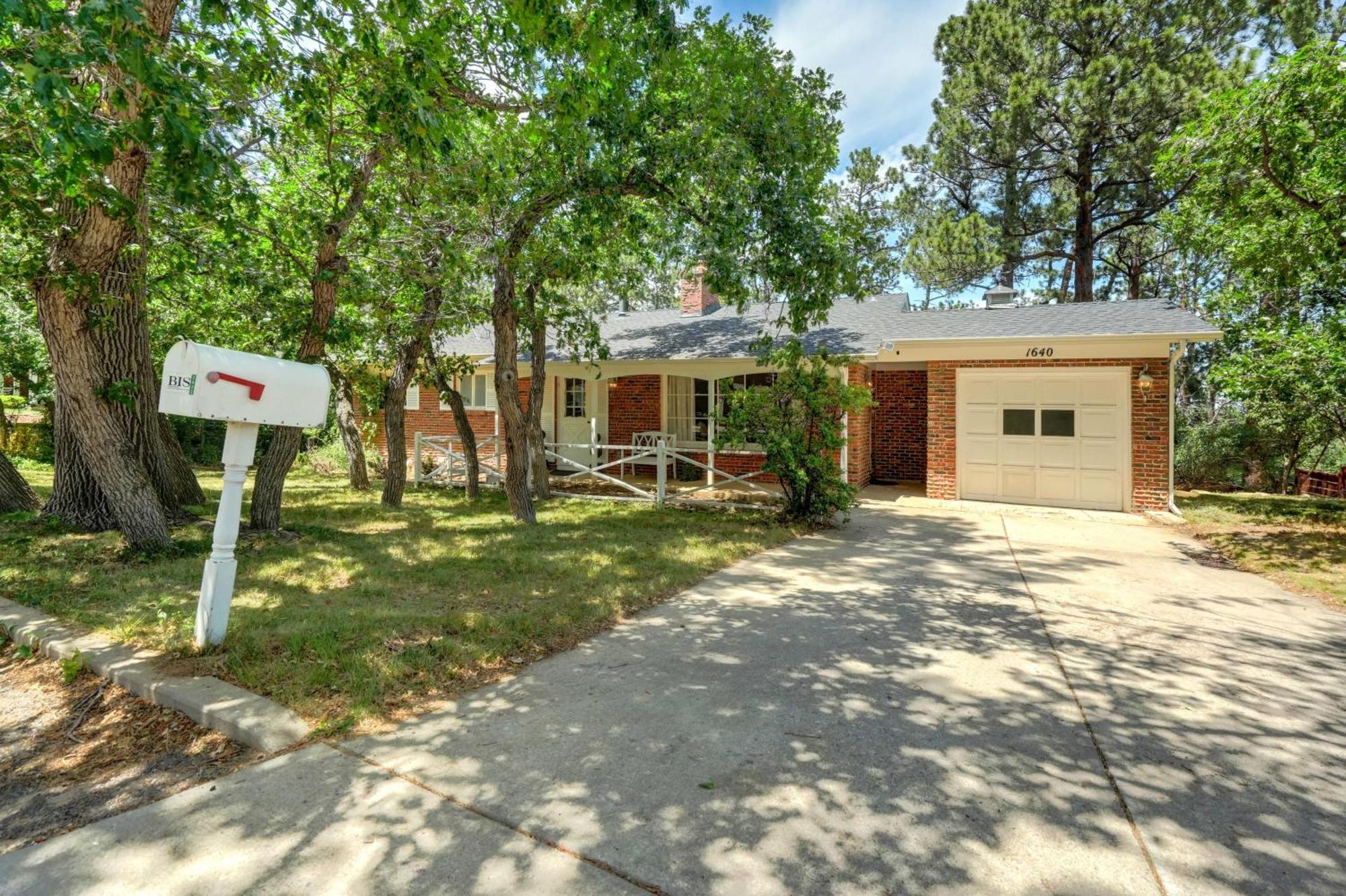 Canopy Springs Game Room & Covered Outdoor Oasis Colorado Springs Exterior photo